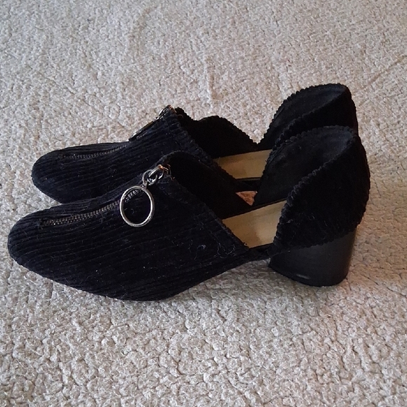 Stricca Black Corduroy Heels with Ring Detail - Picture 4 of 7